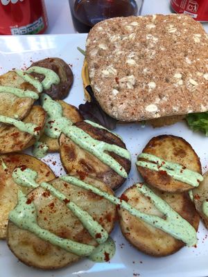 Hamburguesa vegano at Restaurante Vegano Tierra Madre in Valencia