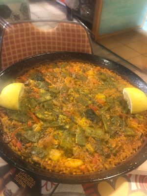 Paella at Restaurante Vegano Tierra Madre in Valencia
