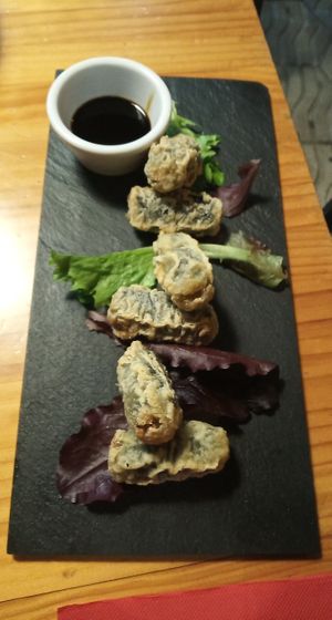 Croquetas de algas y arroz at Restaurante Vegano Tierra Madre in Valencia