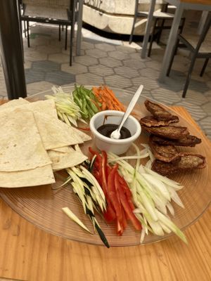 Peking duck style at Restaurante Vegano Tierra Madre in Valencia