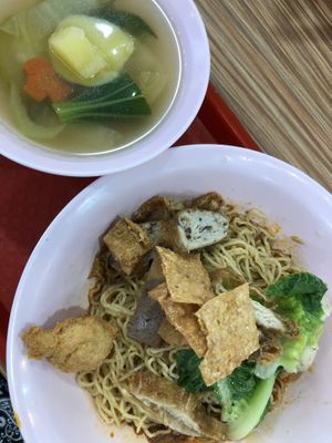 Value for price! The soup is good too!  at Zhu Lin Vegetarian 竹林素食 in West Singapore