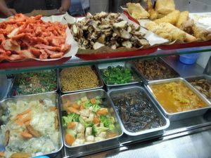Buffet spread at Zhu Lin Vegetarian 竹林素食 in West Singapore