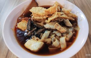 Lor Kway Teow at Zhu Lin Vegetarian 竹林素食 in West Singapore