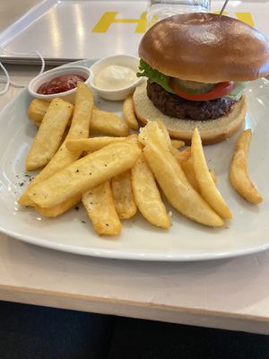 Vegan burger with fries and vegan mayo. Dry bun and 75kr. at IKEA in Taastrup