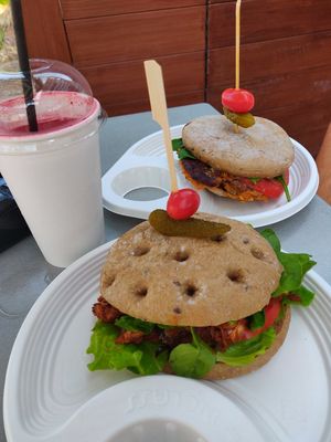 BBQ Jackfruit burger and tofu/carrot burger at Seashells Healthy Living in Limassol