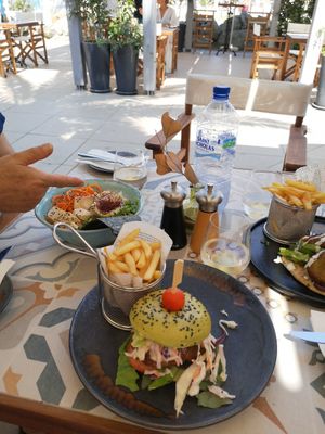 asian salad, oyster mushroom burger at Seashells Healthy Living in Limassol