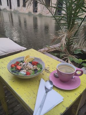  at Loua Juicebar in Utrecht