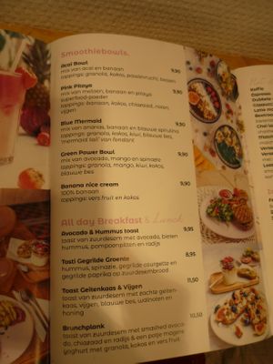 Menu at Loua Juicebar in Utrecht