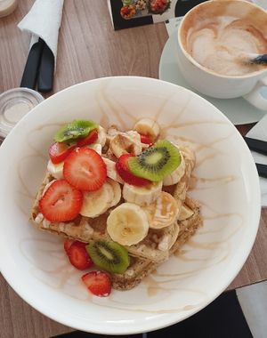 Waffle Bowl (only the Oreos are missing on the photo), BOB35 at Bolivian Green Kitchen in La Paz