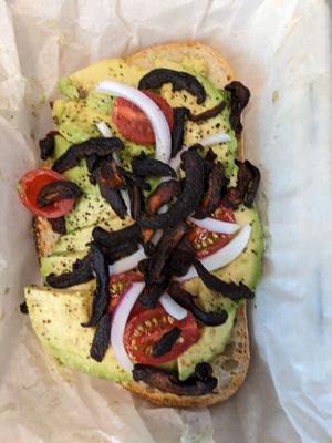 Avocado toast at Essen Kitchen in Cincinnati