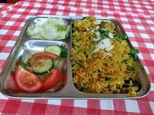 Vegan curry rice with vegetables at Swadishta - Kurfürstenstr in Berlin