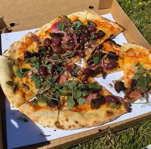 Vegan pizza  at Delibruket Flatbread in Sundbyberg