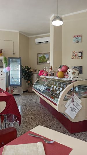 Interni con bancone at Antica Casa Rava in Alessandria