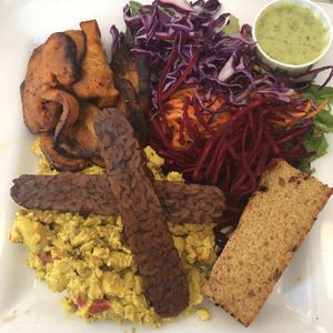 Brunch Le Complet at Aux Vivres - St Laurent in Montreal