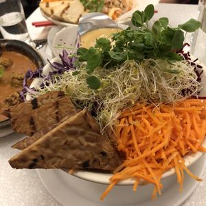 Bol Dragon avec tempeh at Aux Vivres - St Laurent in Montreal