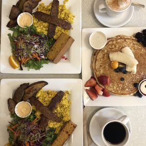 Le Complet et Crêpes dorées at Aux Vivres - St Laurent in Montreal