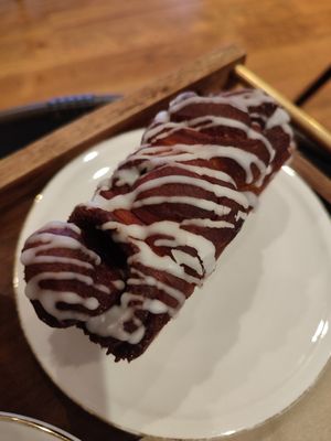 Cinnamon roll #Veganuary at Doco - City Farm House Cafe in Busan