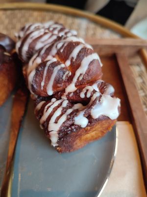 Cinnamon roll #Veganuary at Doco - City Farm House Cafe in Busan