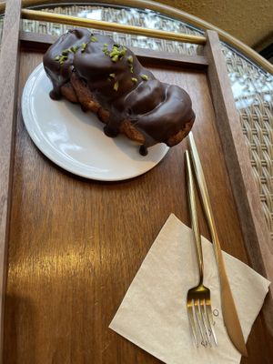 Cinnamon roll with chocolate   at Doco - City Farm House Cafe in Busan