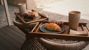 Iced vanilla lattes, cinnamon bun and salt bread (lacto, not vegan)  at Doco - City Farm House Cafe in Busan