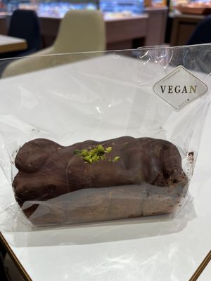 Chocolate cinnamon roll cake   at Doco - City Farm House Cafe in Busan