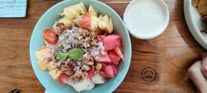 Island fruit platter woth coconut yogurt at I Am Vegan Babe in Canggu