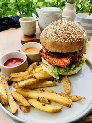 Double cheese burger 🍔👊  at I Am Vegan Babe in Canggu