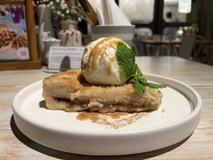 Apple pie and coconut ice cream   at I Am Vegan Babe in Canggu