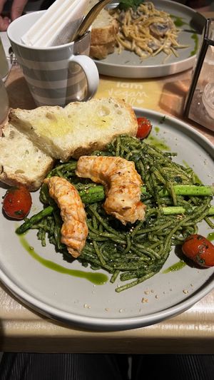 Pesto pasta with garlic shrimps - this was my favorite dish. So tasty!  at I Am Vegan Babe in Canggu