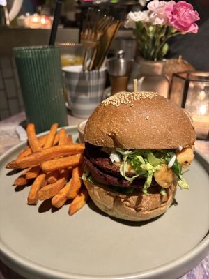 Double cheeseburger   at I Am Vegan Babe in Canggu