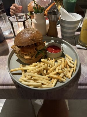 Tempeh burger  at I Am Vegan Babe in Canggu