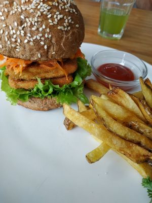 Burger at I Am Vegan Babe in Canggu
