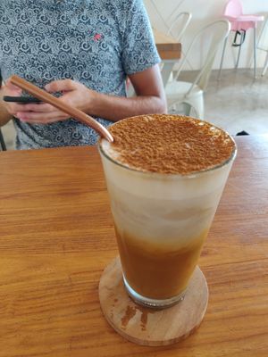 Cinamon latte at I Am Vegan Babe in Canggu