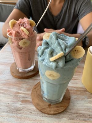 Shakes at I Am Vegan Babe in Canggu