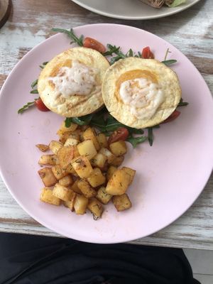 VEGAN EGG SO SHOCKED at I Am Vegan Babe in Canggu