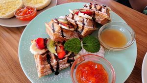 Hello Waffles at I Am Vegan Babe in Canggu