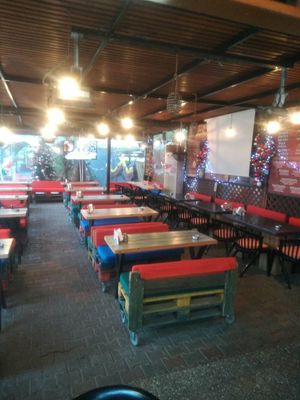 Pizza con at Pizza Con in Kos