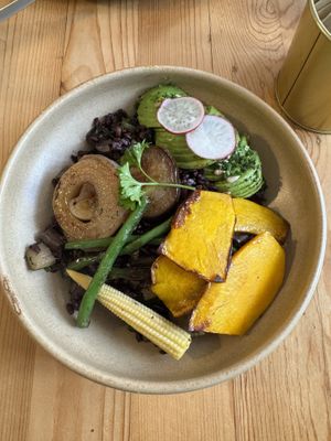 Farmer bowl (gf) #Veganuary at Fauna & Flora in Lisbon