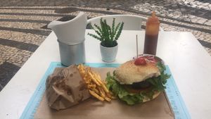 vegetarian mushroom burger at Hamburgueria do Mercado in Funchal
