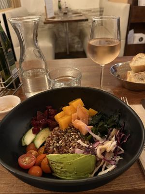 Chirachi poke bowl with vegan/bio rosé  at Veget'Halles in Paris