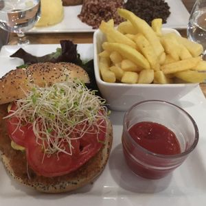 croustiburger at Veget'Halles in Paris