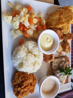 Assiette du sportief at Veget'Halles in Paris