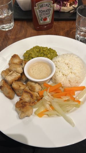 Poulet végétal sauce mure delicieuse  at Veget'Halles in Paris