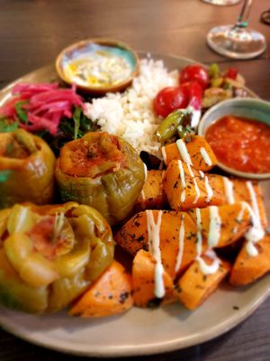 Gevulde paprika met zoete aardapp at Happy Food and Health  in Rotterdam