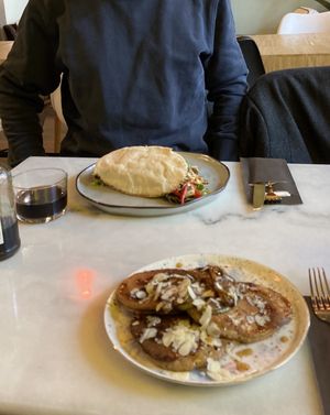 Pancakes and the pita with Dömez at Happy Food and Health  in Rotterdam