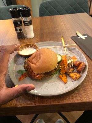 Ik kom hier elke week en elke keer weer ongelovelijk lekker, beste vegan restaurant van Nederland !!😍😍 at Happy Food and Health  in Rotterdam