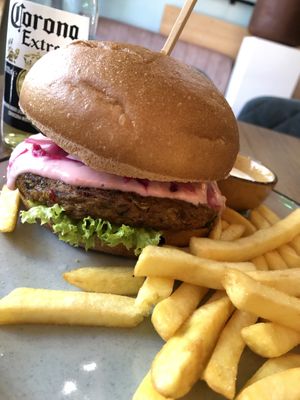 De ‘Bloody Hell’ burger ☝️✅  at Happy Food and Health  in Rotterdam