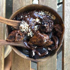 Cookie Dough Smoothie Bowl at Happy Food and Health  in Rotterdam