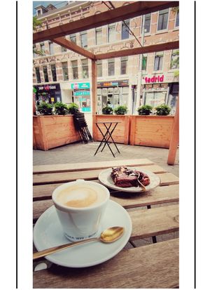 time for relax and joy at Happy Food and Health  in Rotterdam