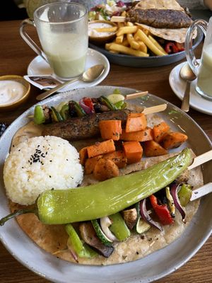 Sis kebab in front and mixed grill in the back  at Happy Food and Health  in Rotterdam